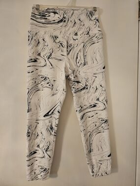 Marbled Print Size M Leggings - Black & White
